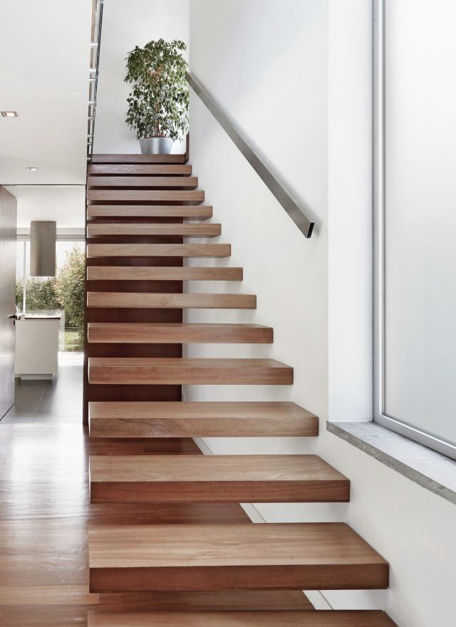 Moderne Holztreppe